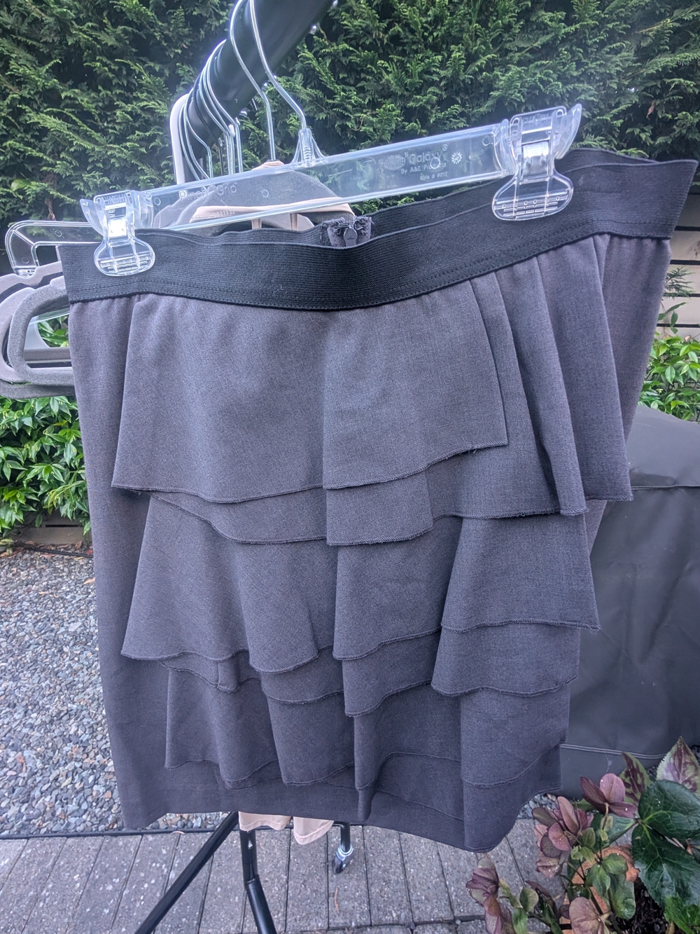 Larry Levine Stretch Black Women's skirt - Size 10